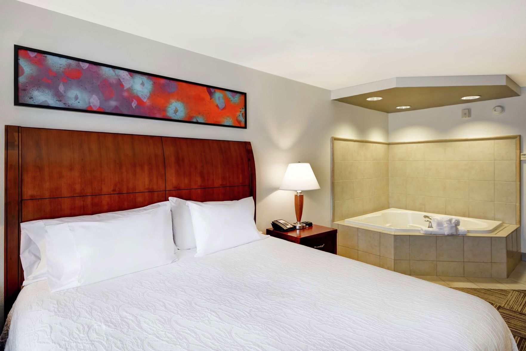 Hochwertige Bettwaren, individuell eingerichtet, Schreibtisch