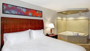 Combined shower/tub, free toiletries, hair dryer, towels