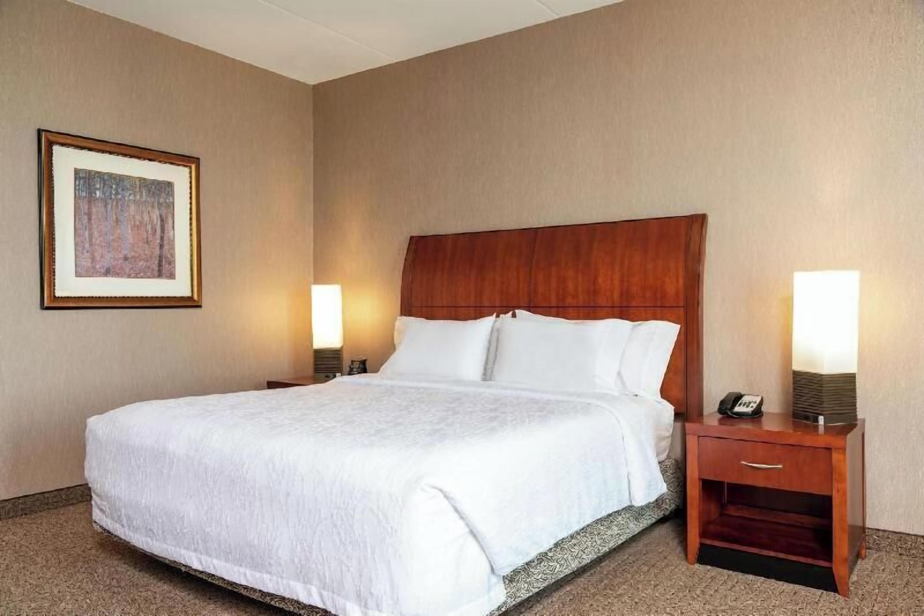 Premium bedding, in-room safe, desk, iron/ironing board