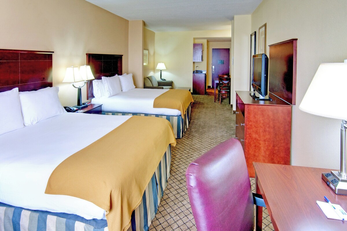 In-room safe, desk, soundproofing, iron/ironing board