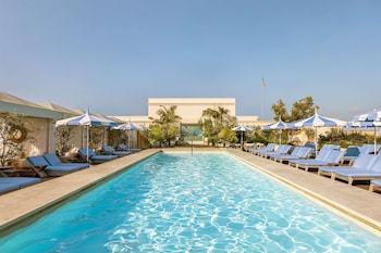 The Maybourne Beverly Hills, Maybourne 