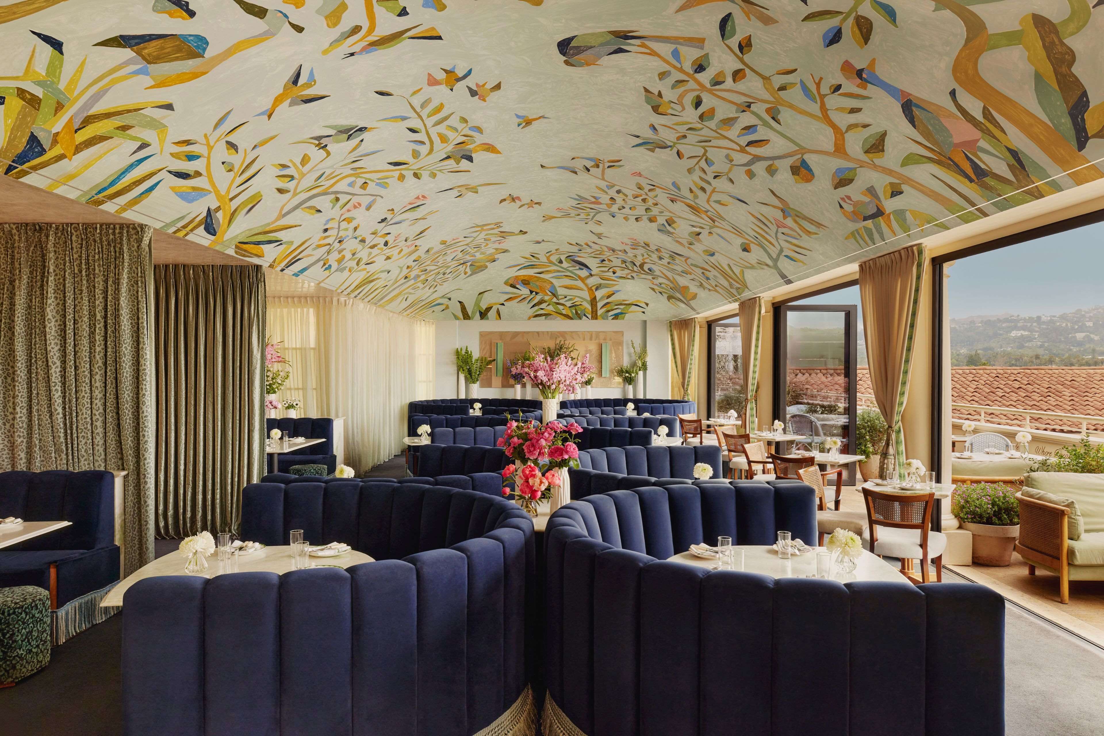 2 restaurants; breakfast, lunch, dinner, and brunch served