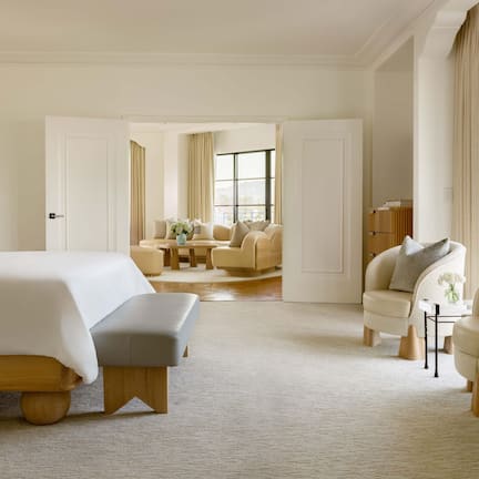 Hollywood Suite | Egyptian cotton sheets, premium bedding, down comforters, pillowtop beds