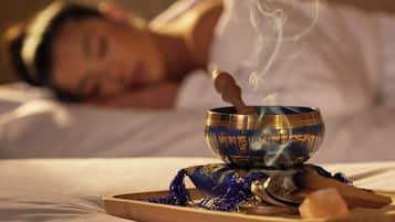 Couples treatment rooms, sauna, hot tub, steam room, body treatments