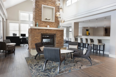 Lobby. Residence Inn Providence Coventry