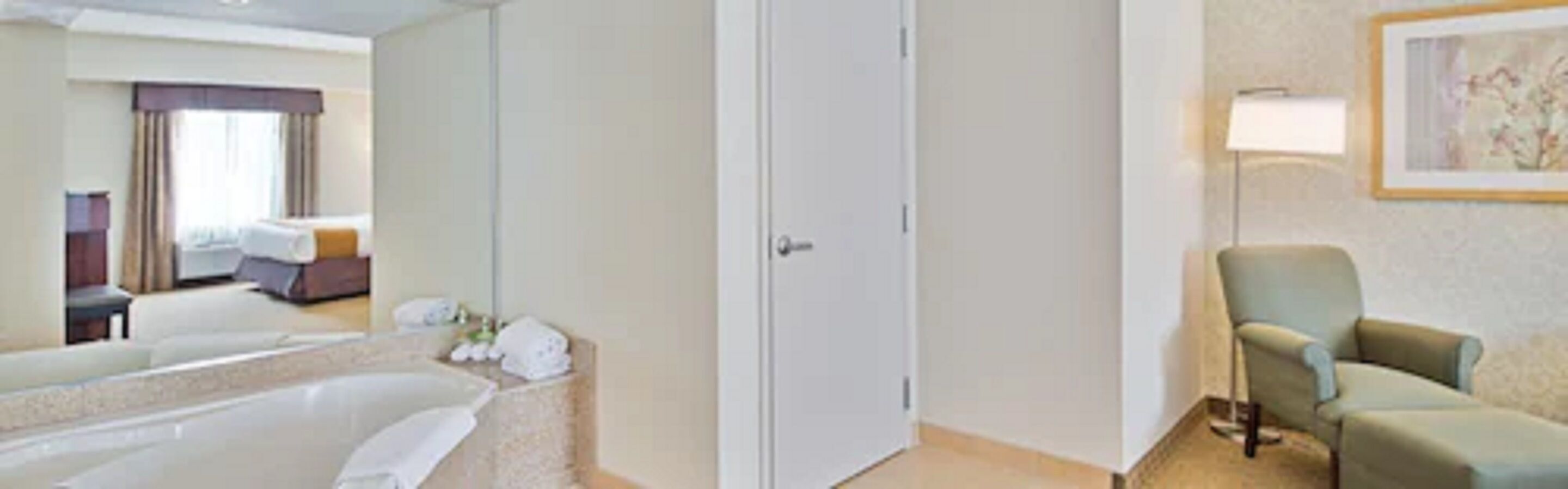 suite, 1 king bed with sofa bed | jetted bathtub