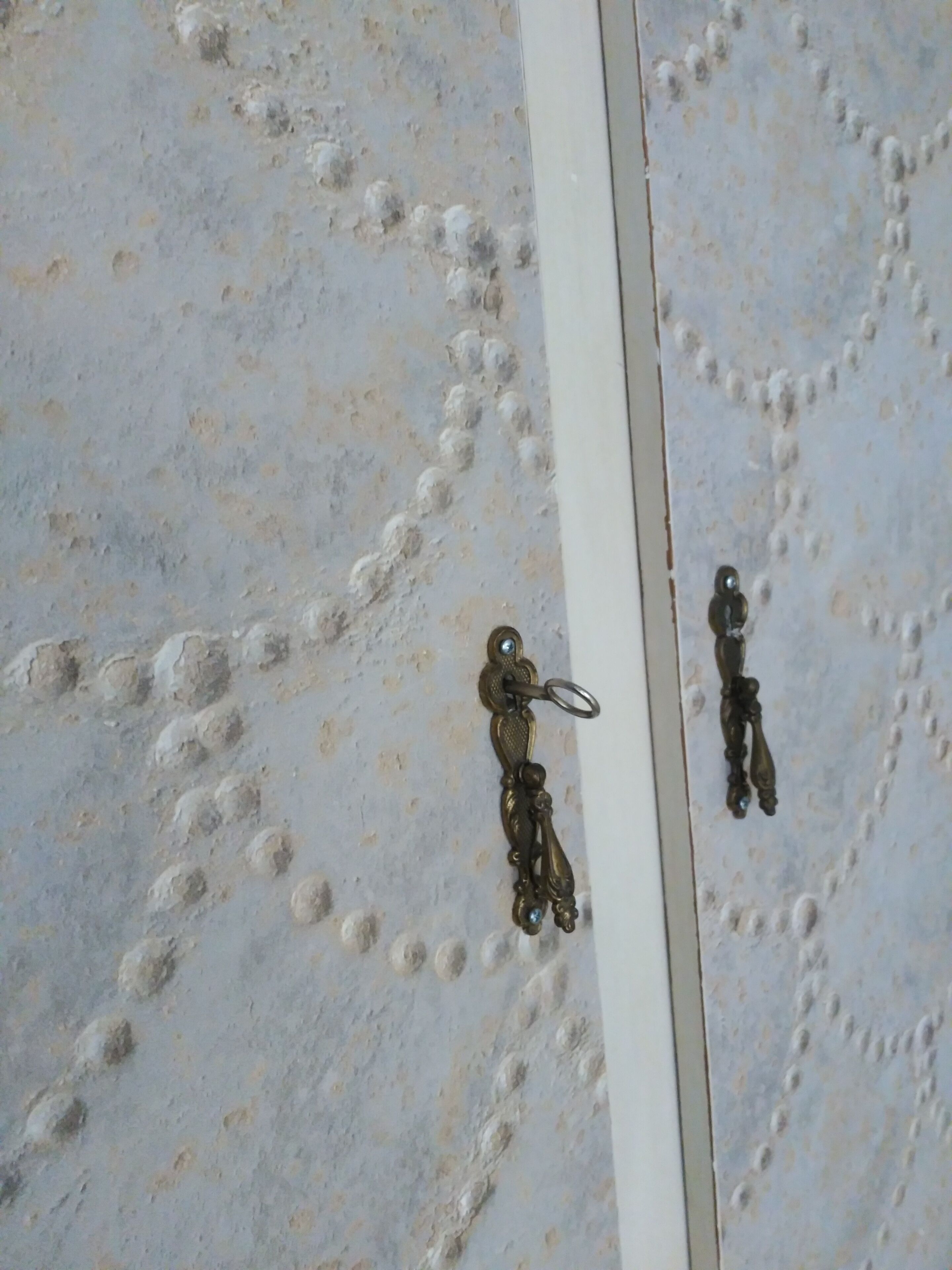 single room | desk, soundproofing, bed sheets