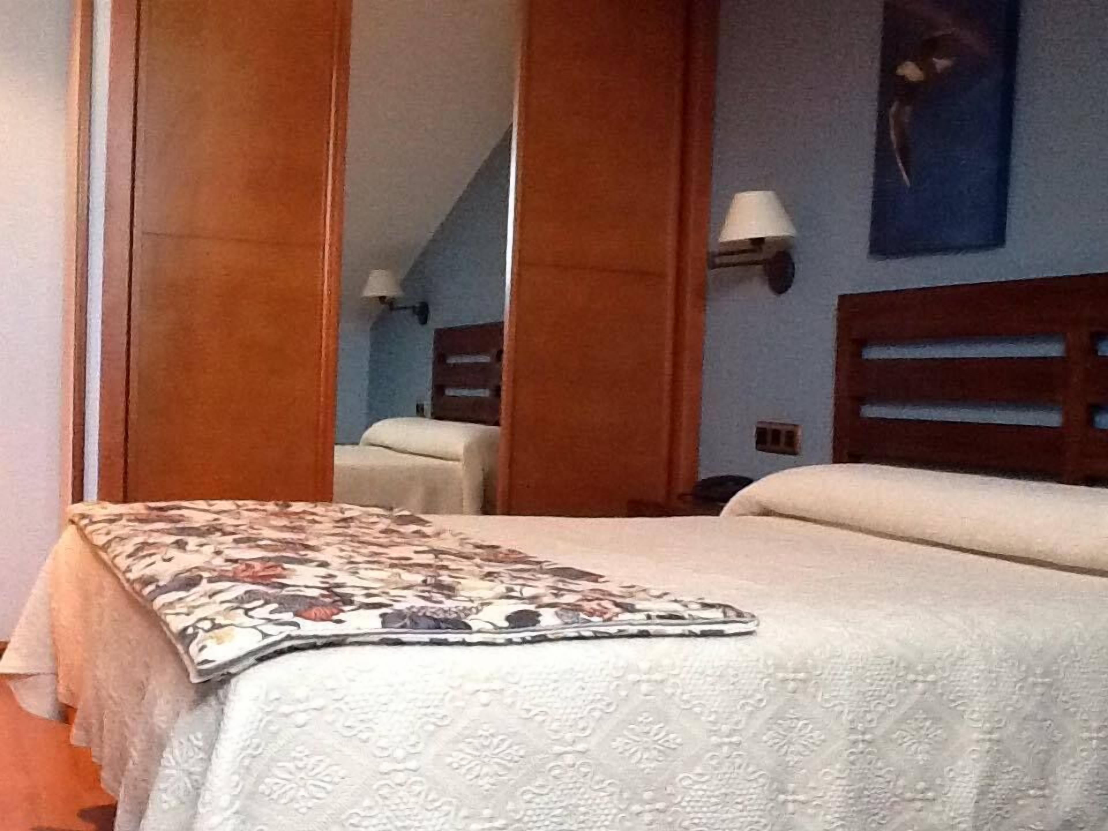 standard double room (habitacion doble cama matrimonial) | desk, soundproofing, bed sheets