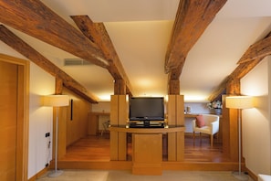 Deluxe Double Room | 1 bedroom, down comforters, minibar, in-room safe