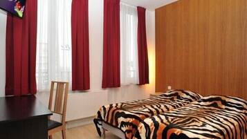 Double Room | In-room safe, desk, free WiFi