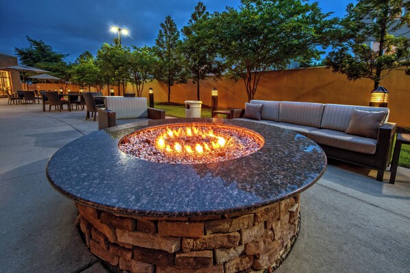 Terrace/patio - Courtyard by Marriott Newport News Airport (Newport News)