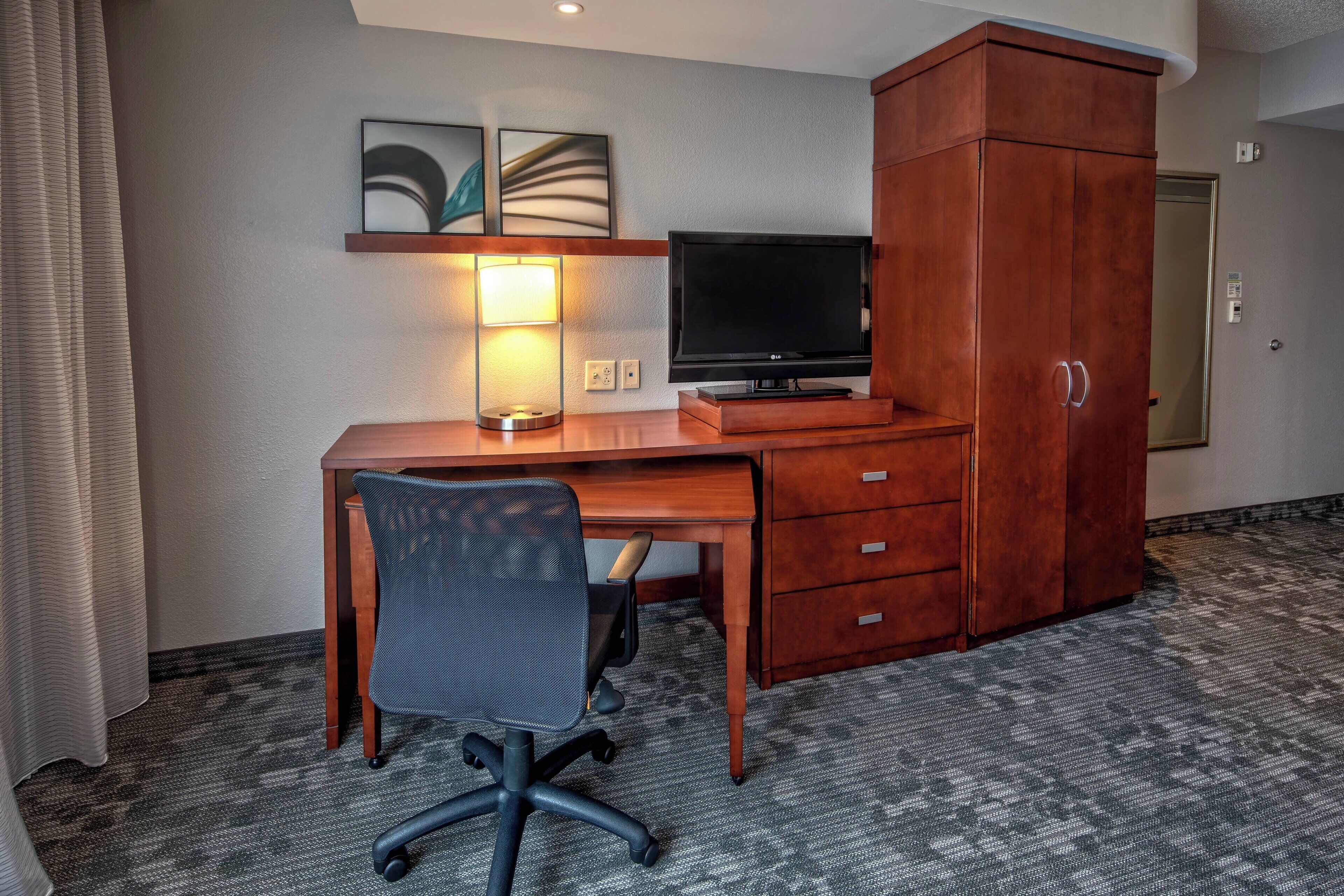 premium bedding, in-room safe, desk, laptop workspace