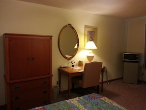 Standard Room, 1 Queen Bed | Desk, blackout drapes, iron/ironing board, free WiFi