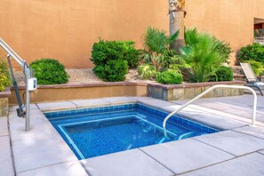 Outdoor spa tub - Wingate by Wyndham St. George (St. George)
