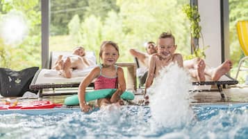 Sauna, tina de hidromasaje, baño de vapor y tratamientos corporales