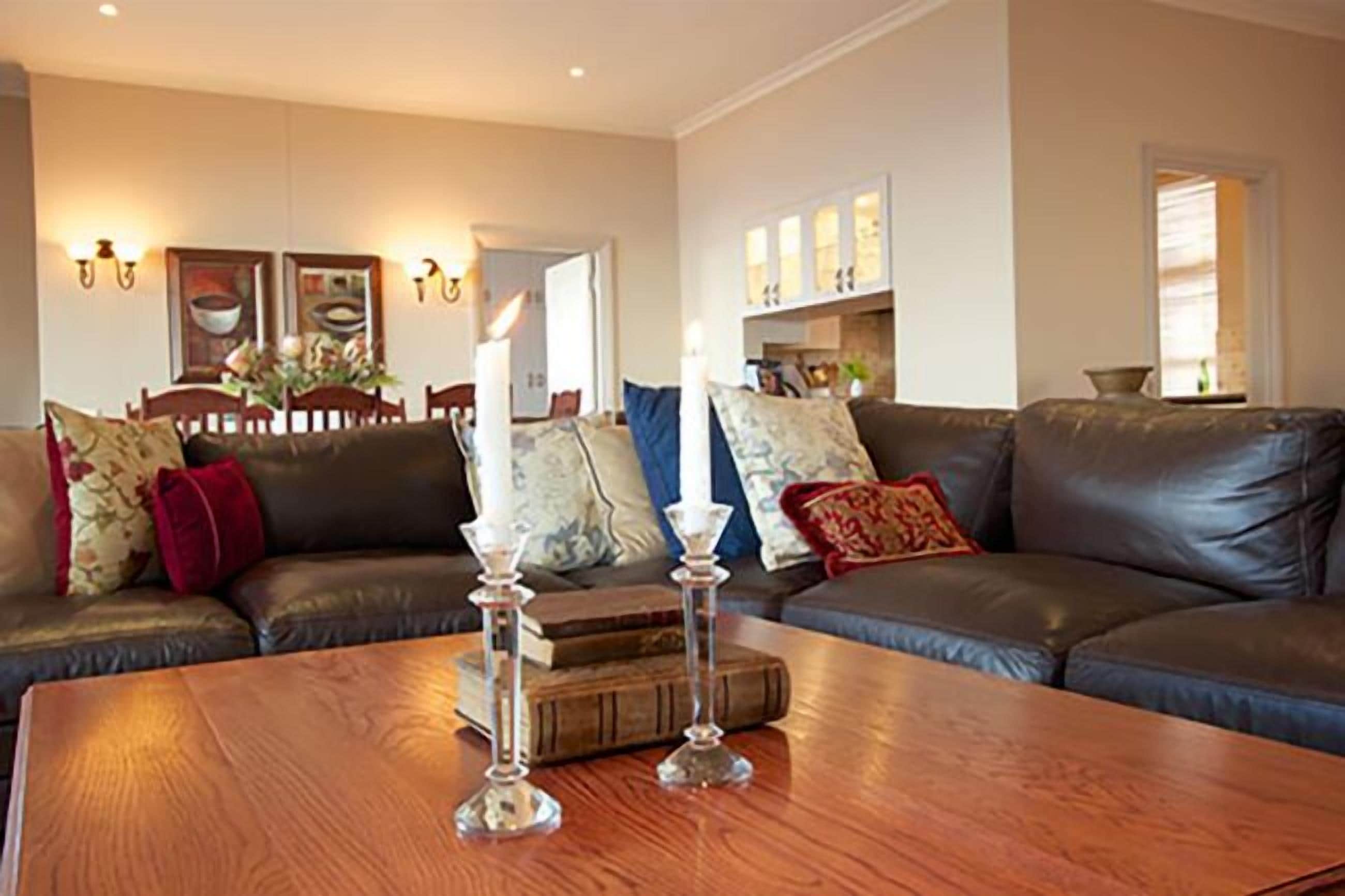 Penthouse, 4 Bedrooms, Non Smoking | Living area | 32-inch flat-screen TV with satellite channels, TV, fireplace