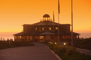 Front of property - evening/night - Pinnacle Point Beach and Golf Resort (Mossel Bay)