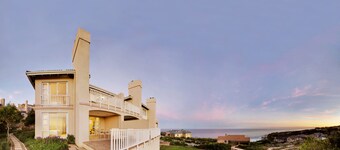 Pinnacle Point Beach and Golf Resort