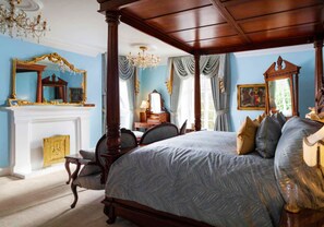 Suite | Premium bedding, pillow-top beds, individually decorated - Plas Dinas Country House (Caernarfon)