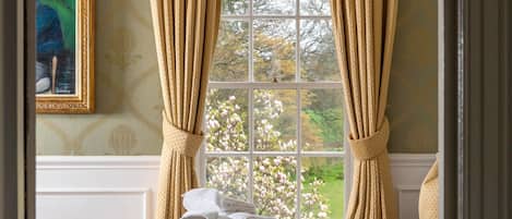 Executive Room | 1 bedroom, premium bedding, pillowtop beds, individually decorated