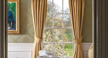 Plas Dinas Country House
