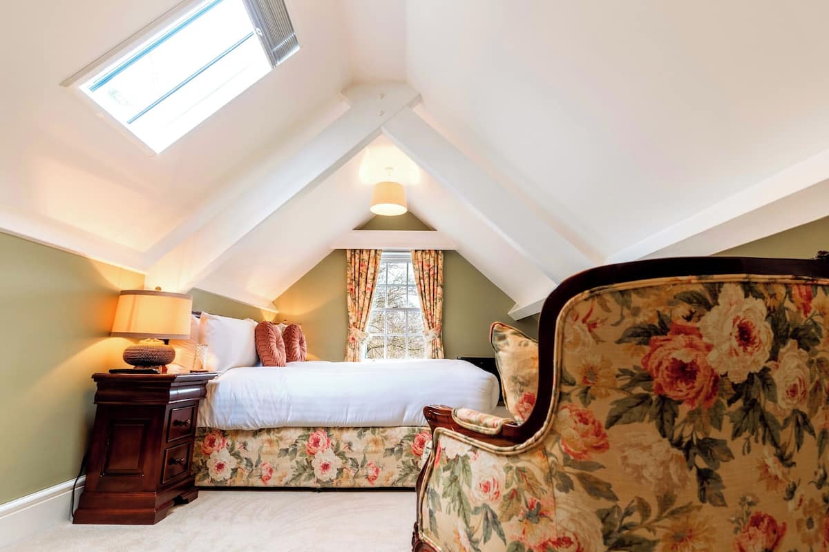 Luxe kamer, 1 twee- of 2 eenpersoonsbedden | 1 slaapkamer, luxe beddengoed, pillowtop-bedden, individueel gedecoreerd