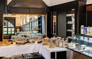 Päivittäinen buffetaamiainen maksusta