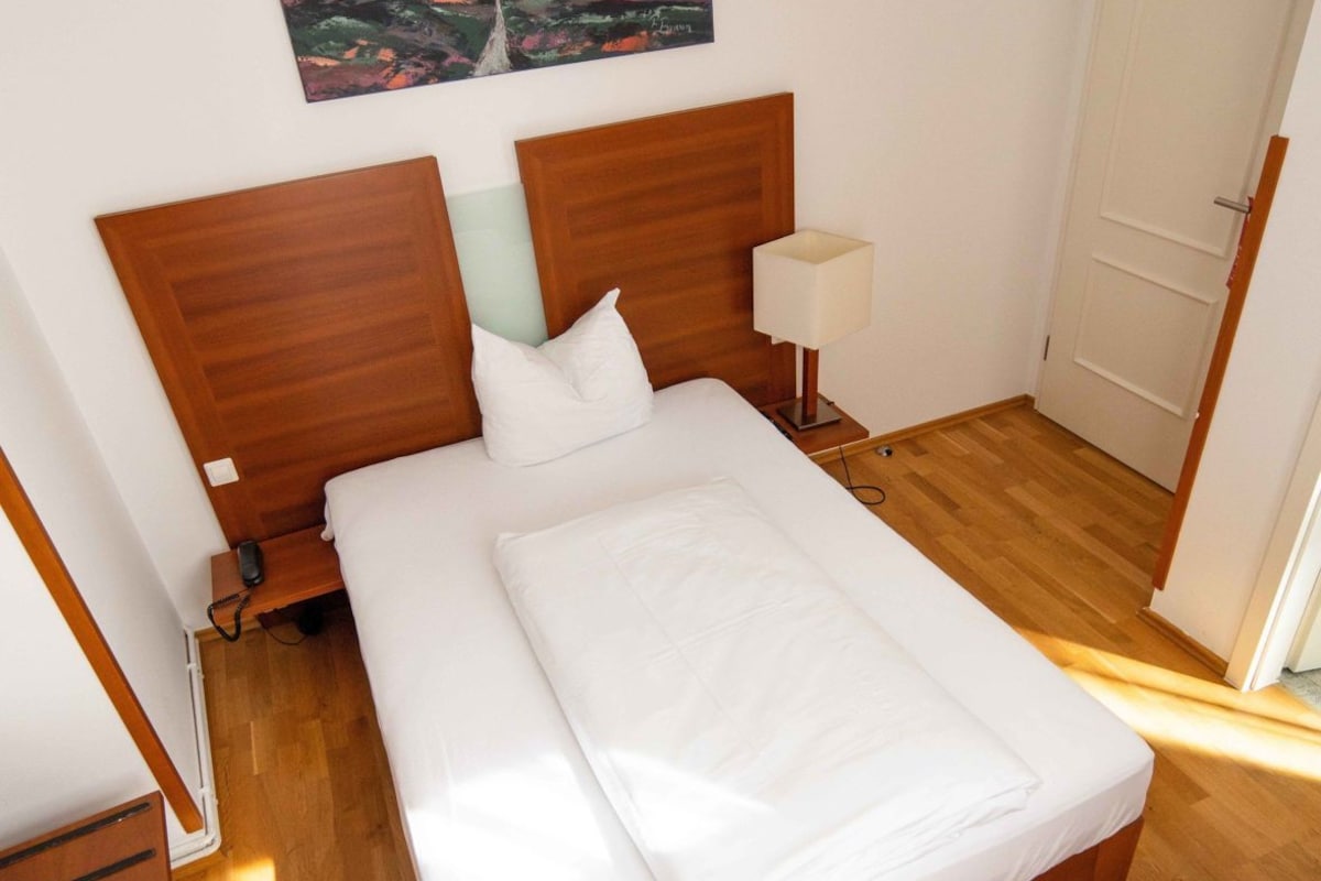 Ropa de cama de alta calidad y minibar 