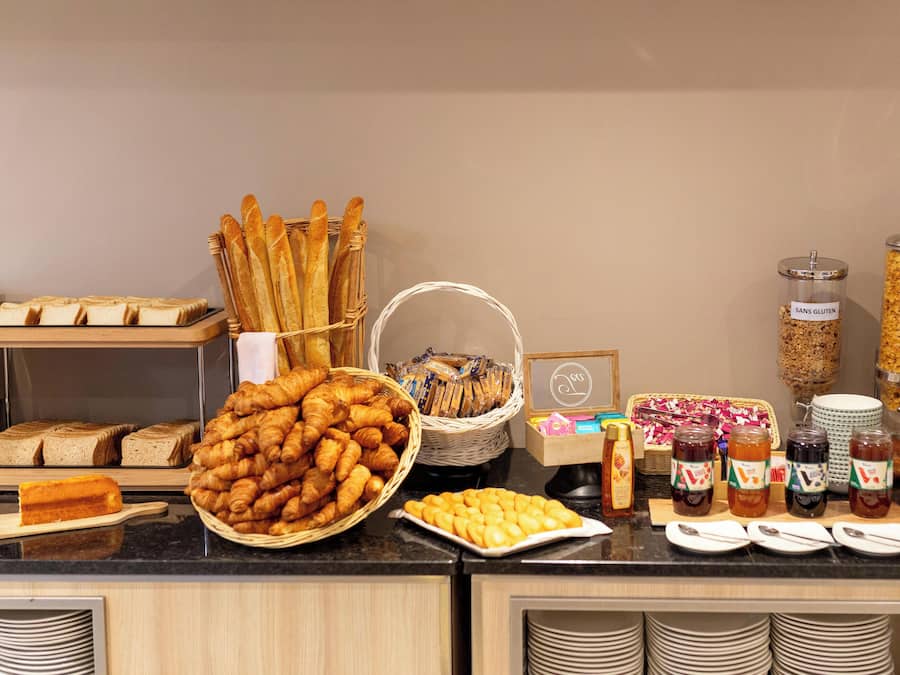 Daily buffet breakfast (EUR 10 per person)