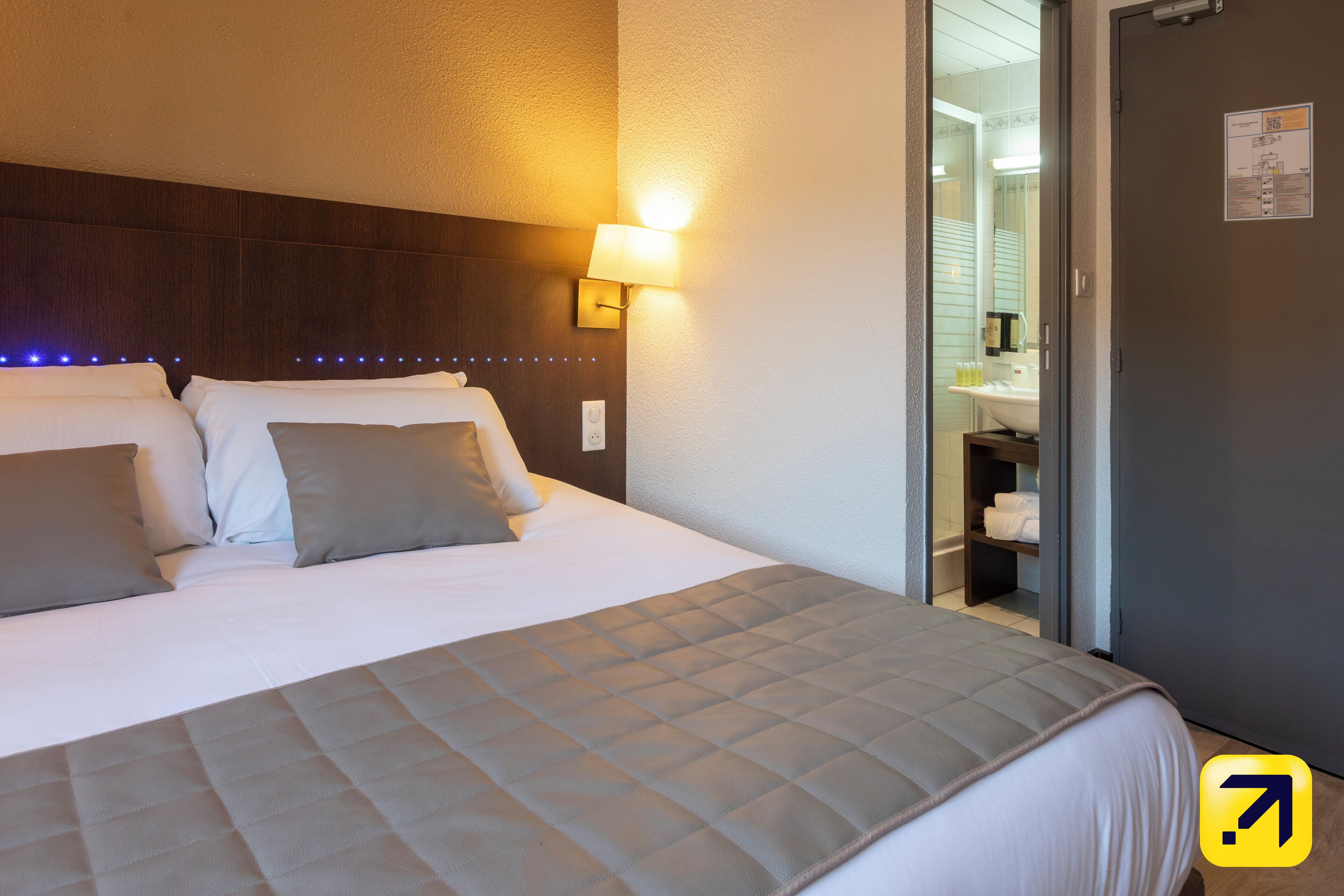 办公桌、遮光窗帘、隔音、免费 WiFi