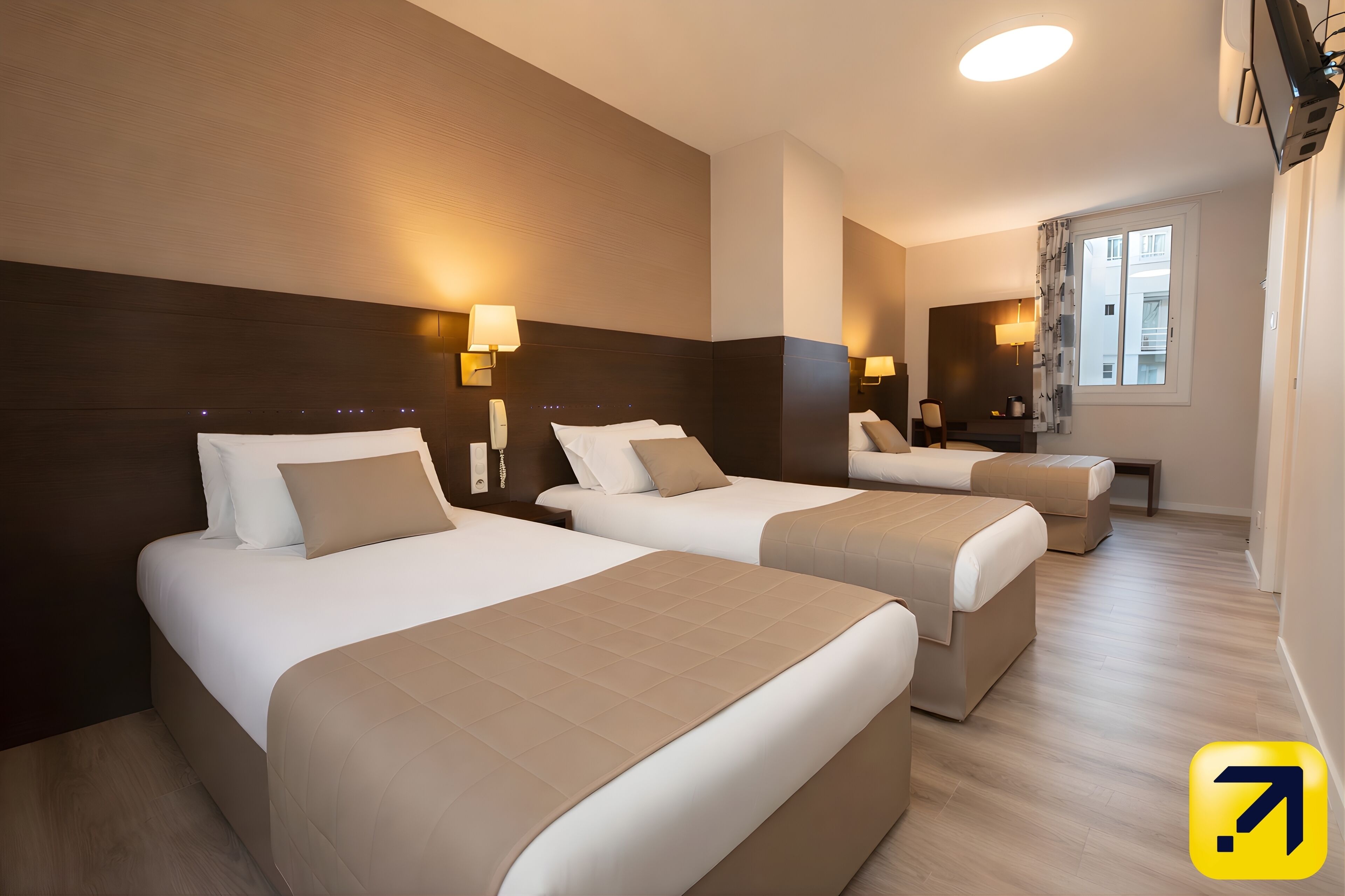 三人房 | 办公桌、遮光窗帘、隔音、免费 WiFi