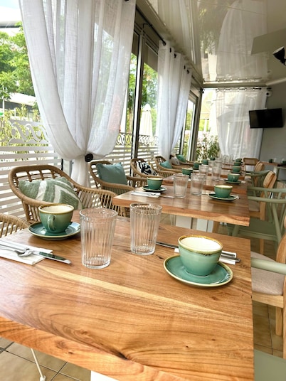 ดิ ออริจินัล ซิตี้, โรงแรม แคป มายา, พาเล เดส์ กงเกร