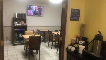 Free daily continental breakfast