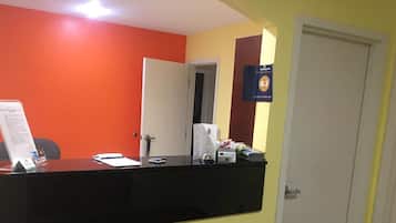 Mostrador de check-in y check-out