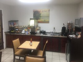 Desayuno continental incluido todos los días