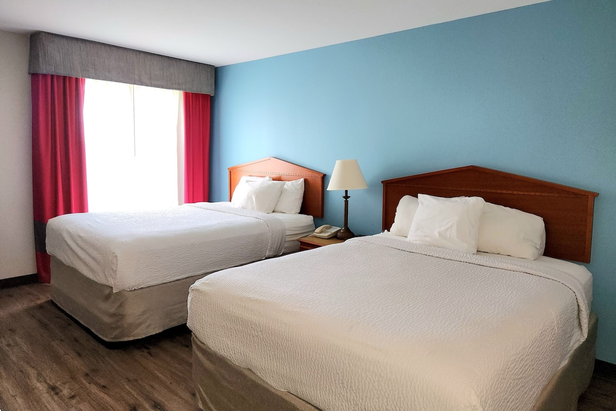 Standard Room, 2 Queen Beds | Premium bedding, in-room safe, desk, blackout drapes