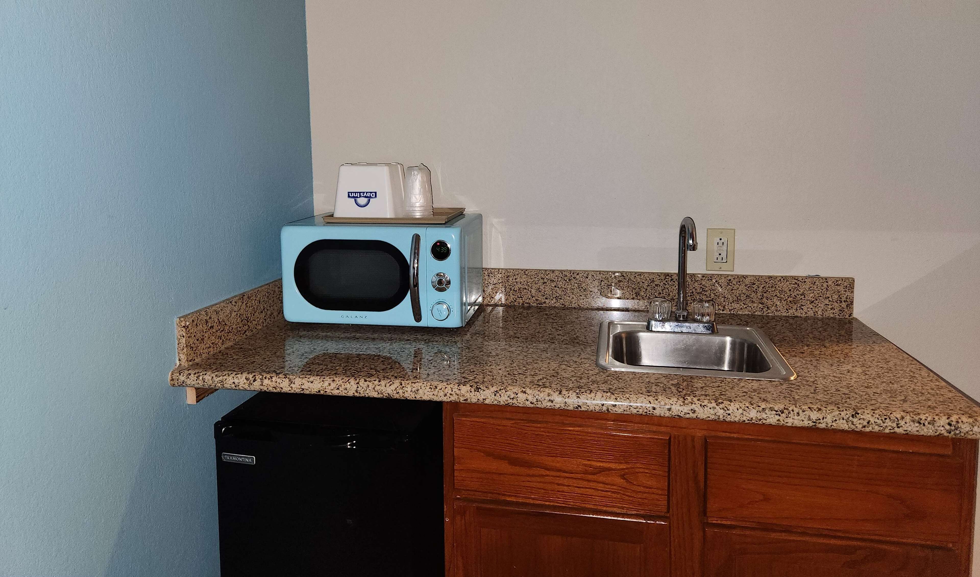 Photo - Days Inn & Suites by Wyndham Thibodaux