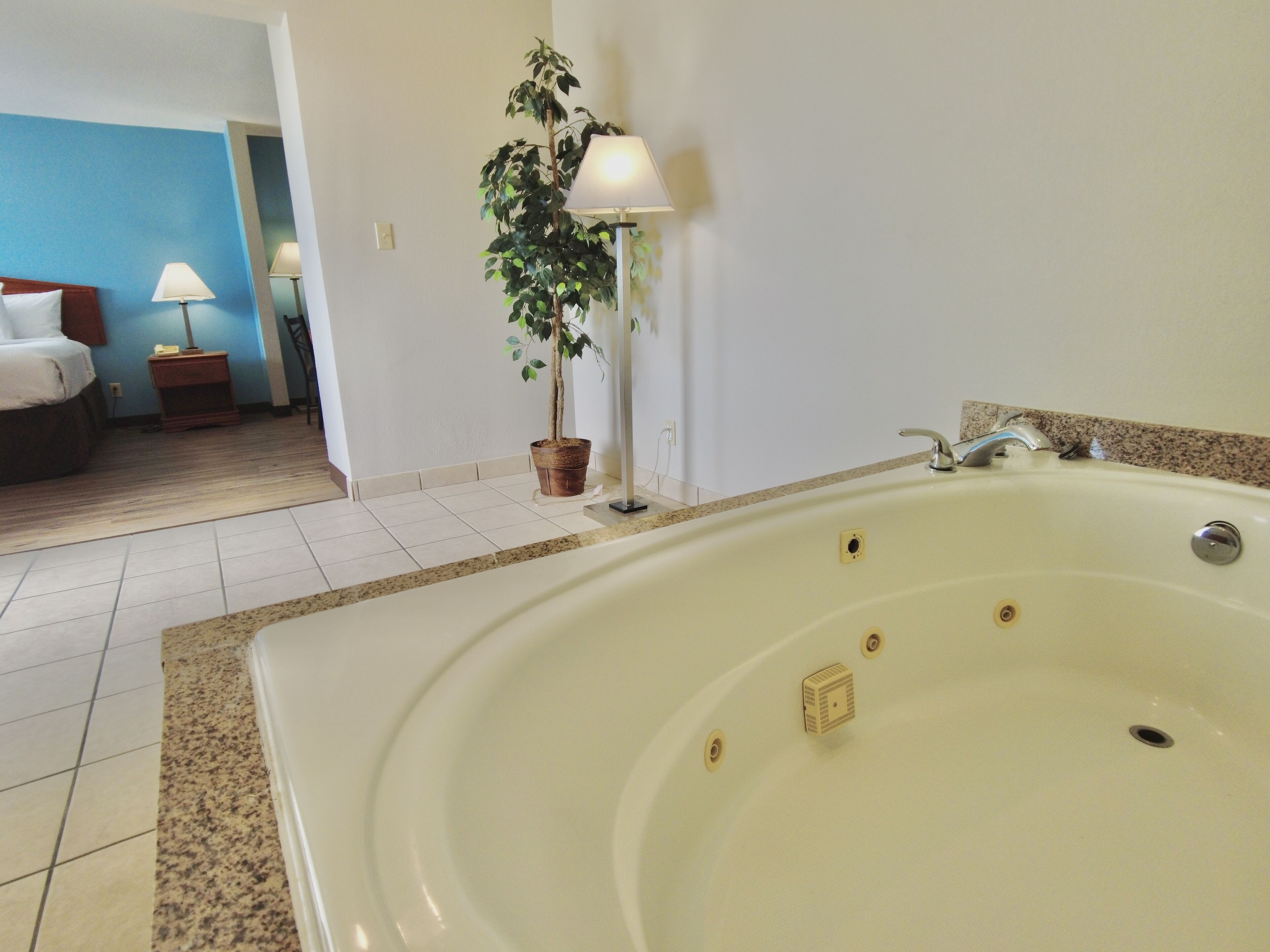 Photo - Days Inn & Suites by Wyndham Thibodaux