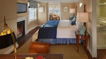 Hypo-allergenic bedding available, desk, iron/ironing board, WiFi (free)