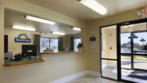 Lobby - Days Inn by Wyndham Centre (Centre)