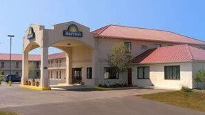 Exterior - Days Inn by Wyndham Centre (Centre)