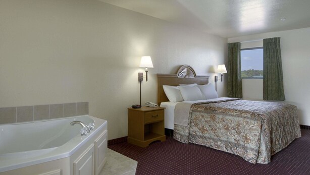 Room - Days Inn by Wyndham Centre (Centre)