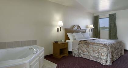 Days Inn by Wyndham Centre