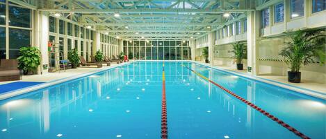 Indoor pool, lifeguards on site