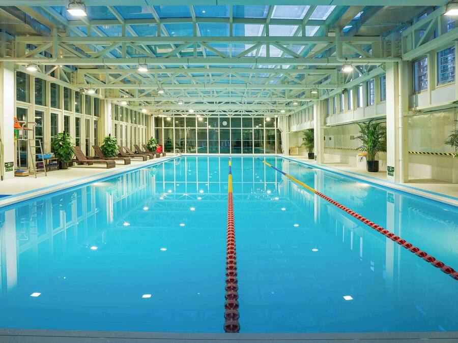 Indoor pool, lifeguards on site