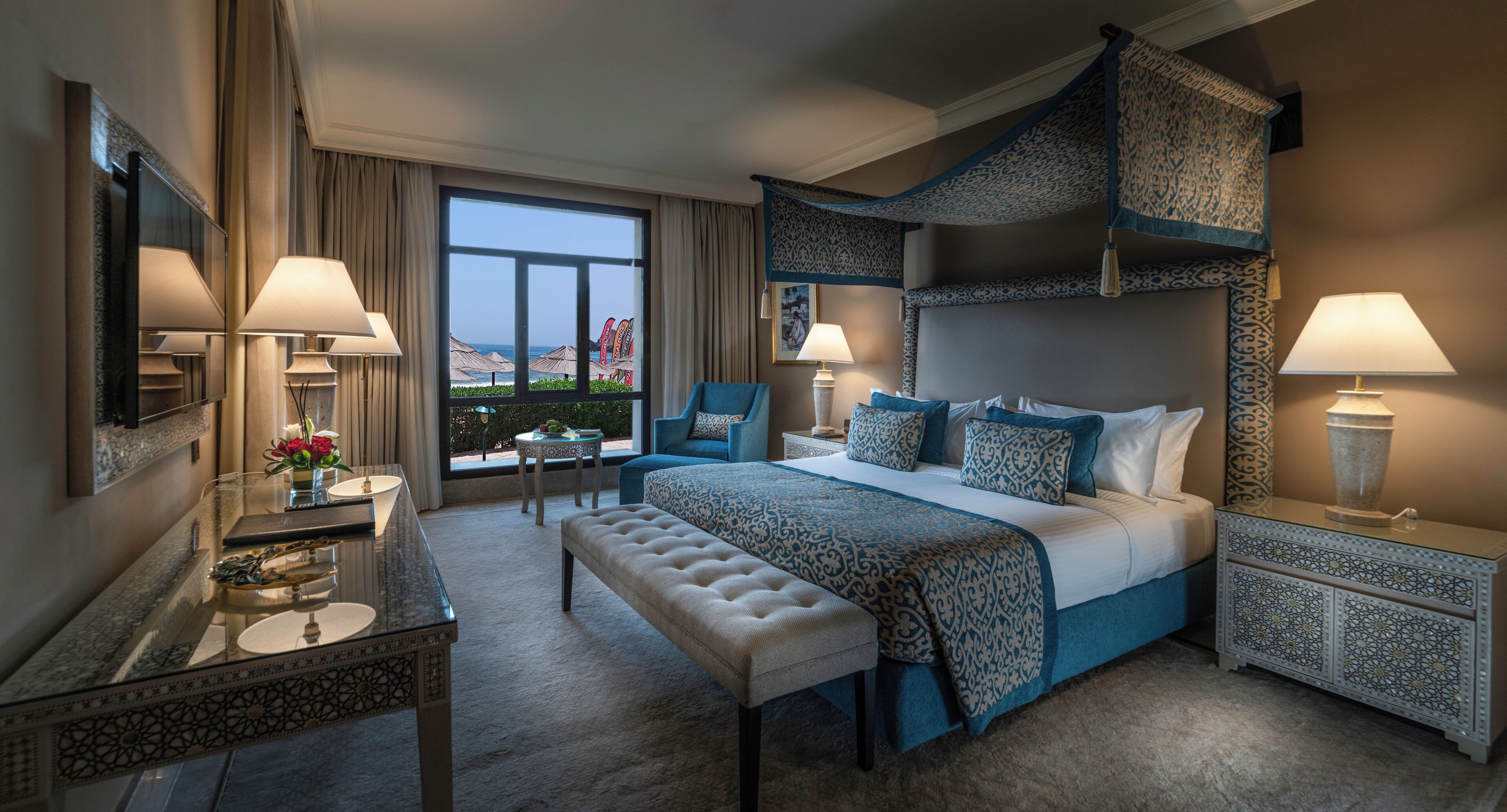 Ropa de cama hipoalergénica y minibar 