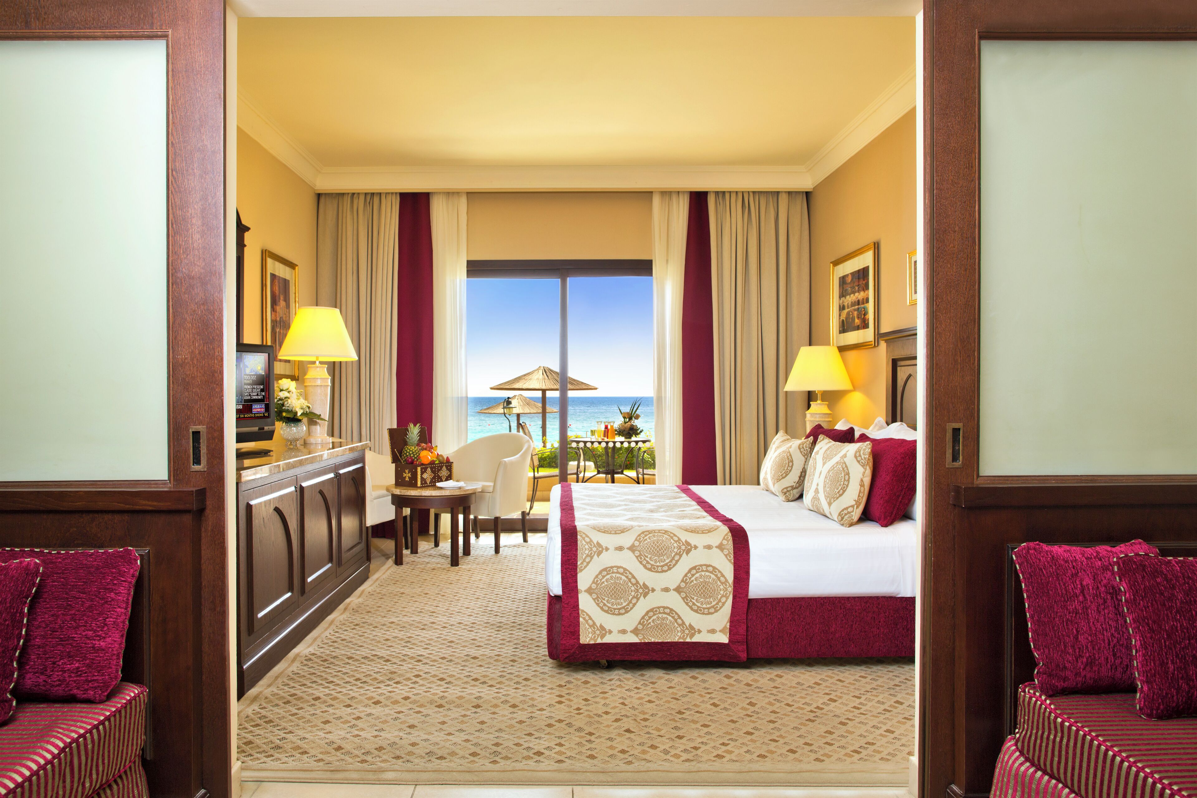 Ropa de cama hipoalergénica y minibar 