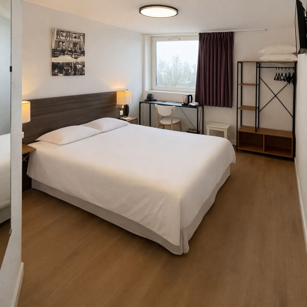 Standard Double Room, 1 Queen Bed, Non Smoking | Desk, blackout curtains, iron/ironing board, free cots/infant beds