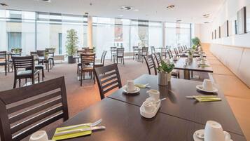 Buffet breakfast on weekends (EUR 16.5 per person)