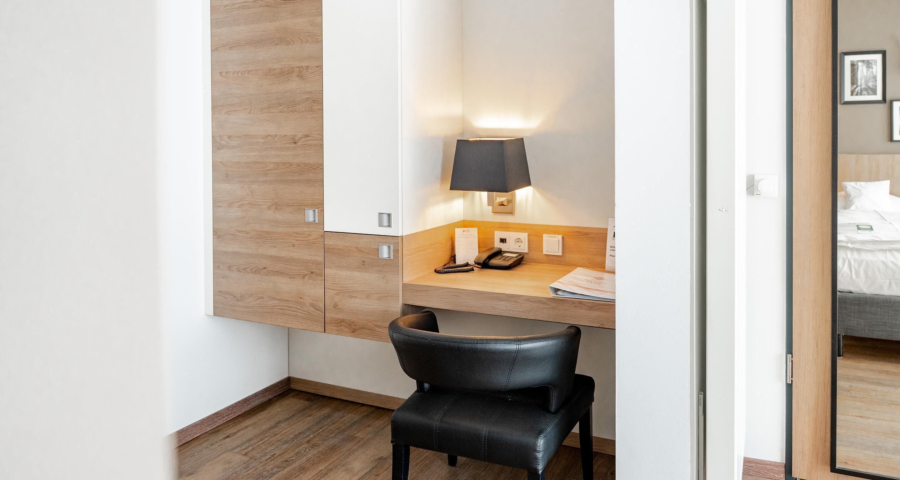 junior suite, 1 queen bed | in-room safe, soundproofing, rollaway beds, free wifi